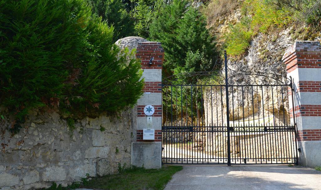 Gites Troglodytes Du Chateau De L'Etoile Vernou-sur-Brenne ห้อง รูปภาพ